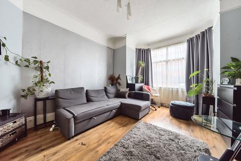 2 bedroom apartment for sale, Lowlands Road, Harrow