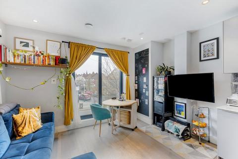 1 bedroom flat for sale, Northfield Avenue, Ealing, Northfields, W13