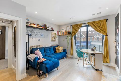 1 bedroom flat for sale, Northfield Avenue, Ealing, Northfields, W13