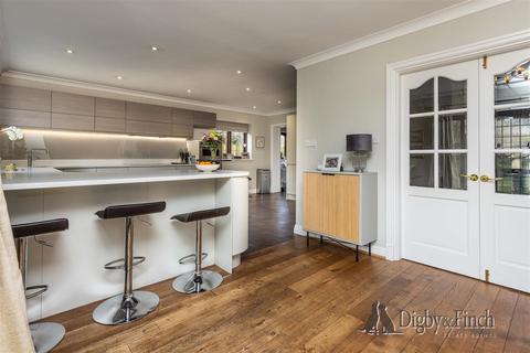 2 Compton Acres, West Bridgford, Nottingham, NG2 7PA