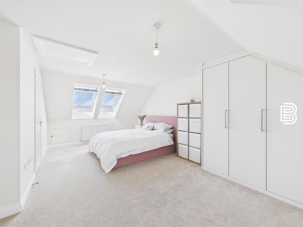 Bedroom 1 (1).jpg