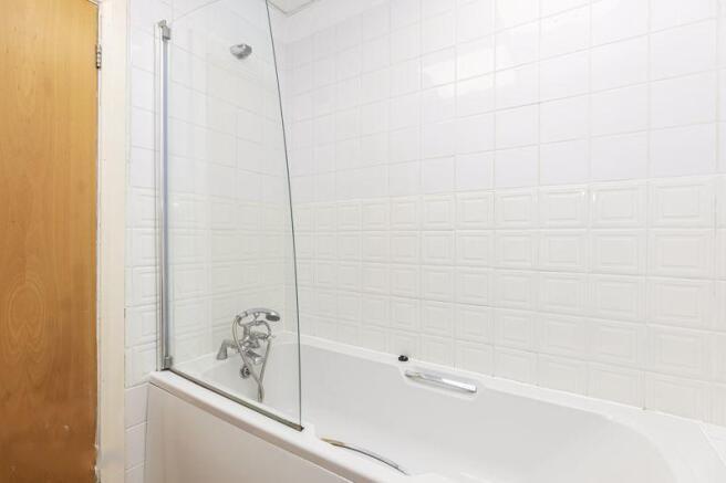 Bathroom 2.jpeg
