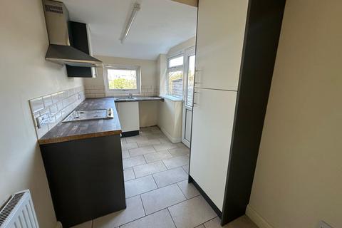 2 bedroom semi-detached house to rent, Salop Street, Oldbury B69