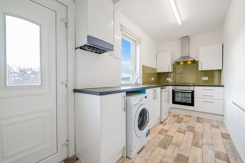 38 Monteith Gardens, Clarkston, Glasgow, G76 8NU