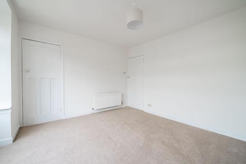 38 Monteith Gardens, Clarkston, Glasgow, G76 8NU