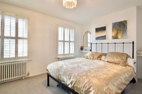 undefined, Summers Row, Barnet N12