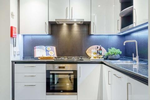 2 bedroom flat to rent, 39 Westferry Circus, E14