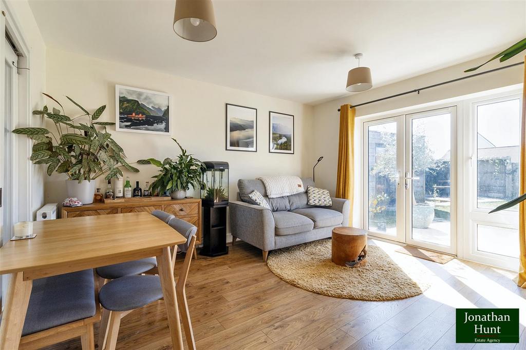 Lounge/dining room