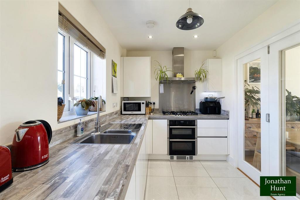 KITCHEN pic 2