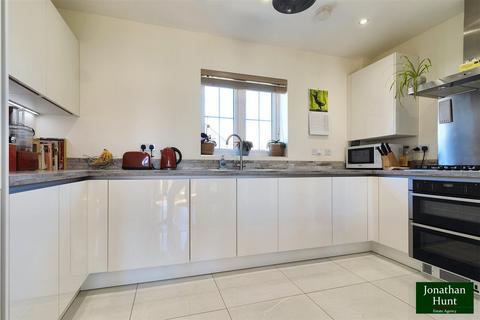 22 Gallon Drive, Buntingford, SG9 9UH
