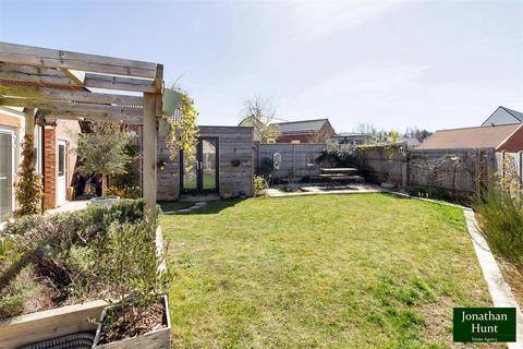 22 Gallon Drive, Buntingford, SG9 9UH