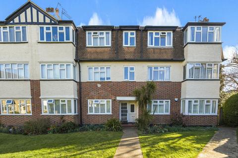 32 Lancaster Close, Kingston Upon Thames, KT2 5NJ
