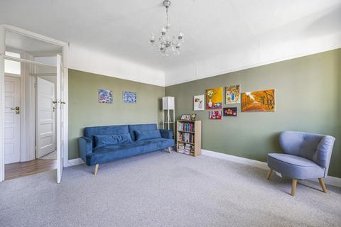 32 Lancaster Close, Kingston Upon Thames, KT2 5NJ