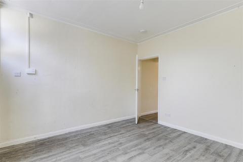 13 Bradgate Road, Nottingham, NG7 6HJ