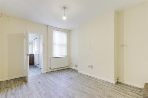 13 Bradgate Road, Nottingham, NG7 6HJ