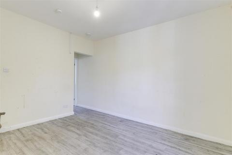 13 Bradgate Road, Nottingham, NG7 6HJ