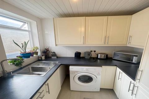 2 bedroom flat for sale, Bathurst Gardens, Kensal Rise, London