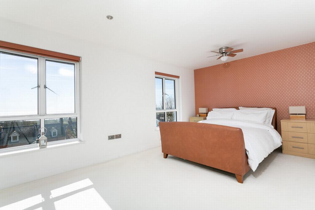 Principal bedroom