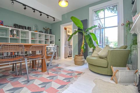 2 bedroom end of terrace house for sale, Farrant Avenue, London N22