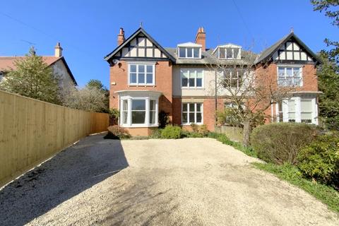 Humberston Avenue, Humberston