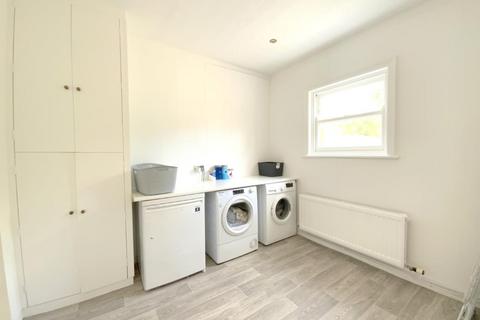 35 Humberston Avenue, Humberston, Grimsby, DN36 4SW