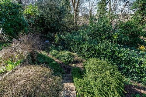8 Elmhurst Drive, Dorking, RH4 2BA