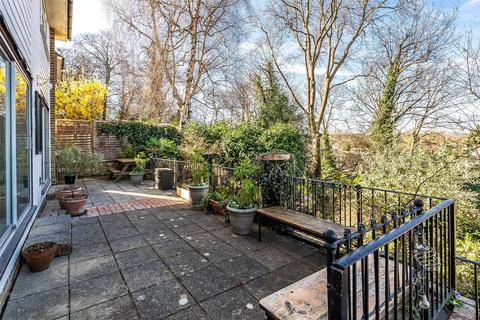8 Elmhurst Drive, Dorking, RH4 2BA