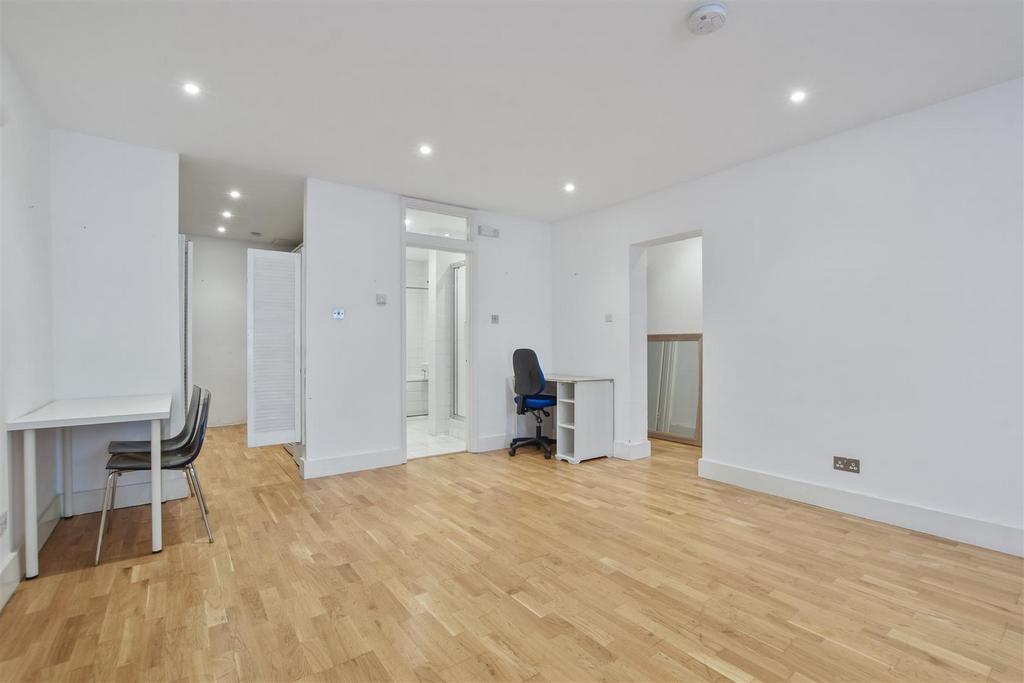 12-b6d6 GCPMSC - 7a Canfield Place - Reception 3 -O