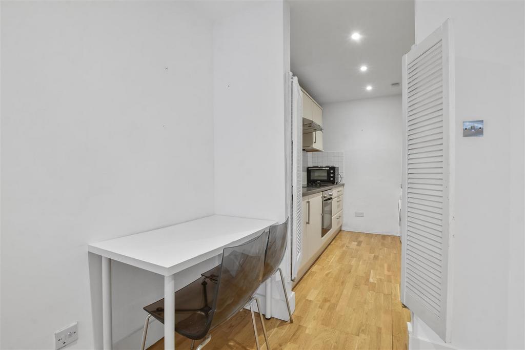 09-1b2a GCPMSC - 7a Canfield Place - Kitchen 2 -Ori