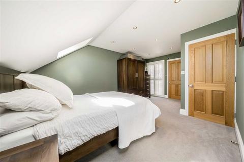 14 Cedar Road, Teddington, TW11 9AL