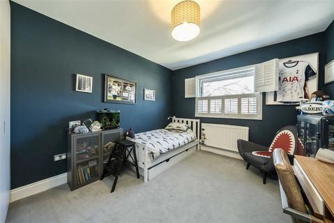 14 Cedar Road, Teddington, TW11 9AL