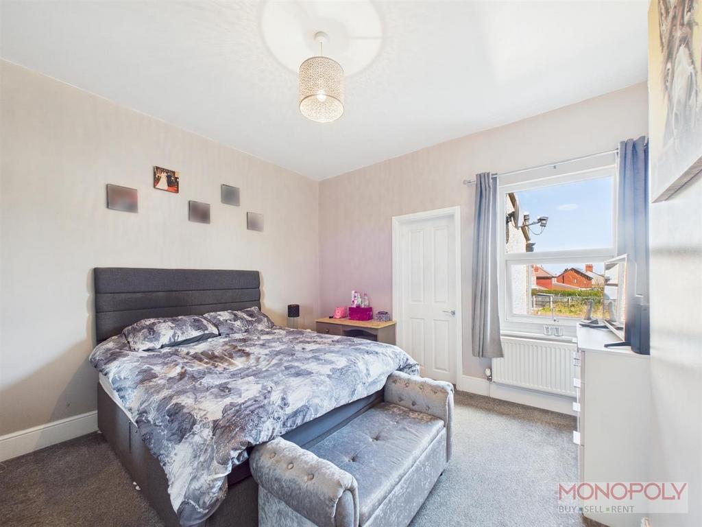 CAM03815 G0-PR0222-STILL007.jpg