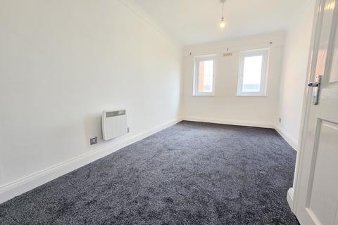 2 bedroom flat for sale, King Georges Close, Rayleigh, Essex