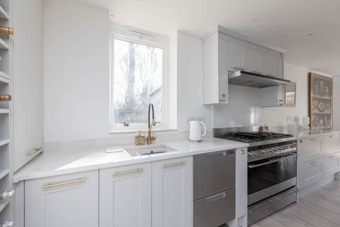 21 Easter Steil, Edinburgh, EH10 5XE