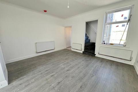 2 bedroom terraced house to rent, Elsenham Road, Grimsby, DN31