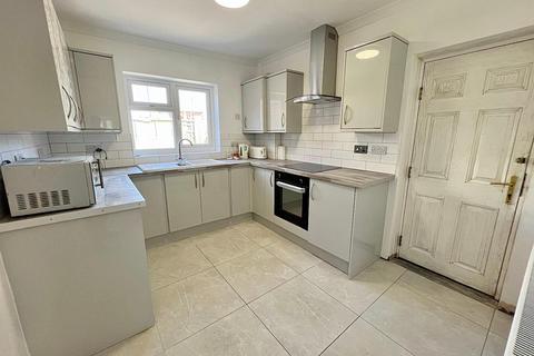 2 bedroom terraced house to rent, Elsenham Road, Grimsby, DN31