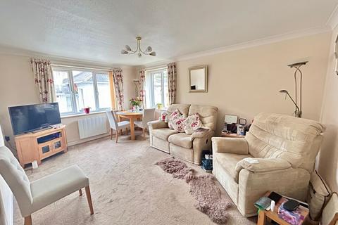 undefined, Walnut Road, Walnut Court, TQ2