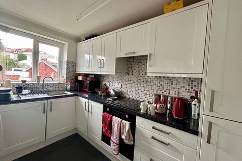 undefined, Walnut Road, Walnut Court, TQ2