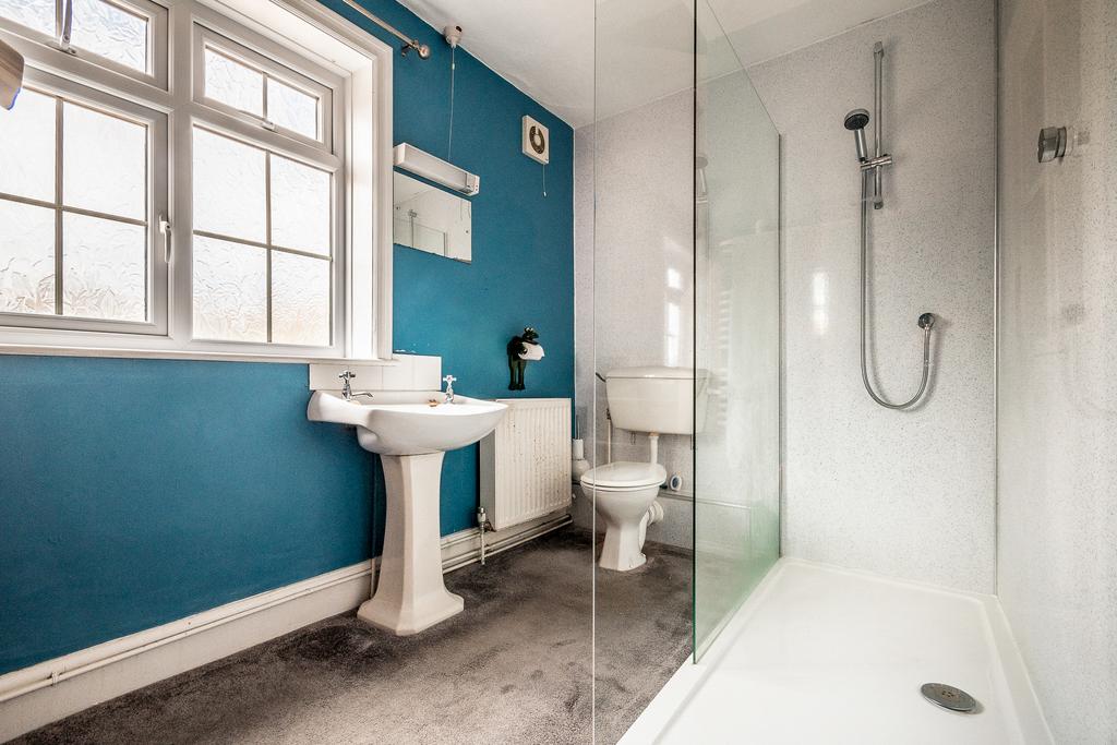 Ensuite shower room