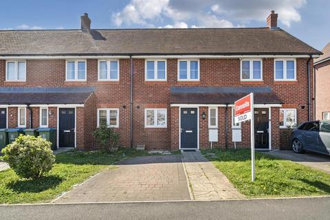 2 bedroom terraced house to rent, Berryfields,  Aylesbury,  HP18