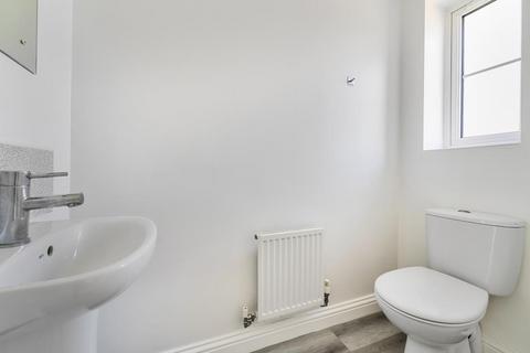 2 bedroom terraced house to rent, Berryfields,  Aylesbury,  HP18