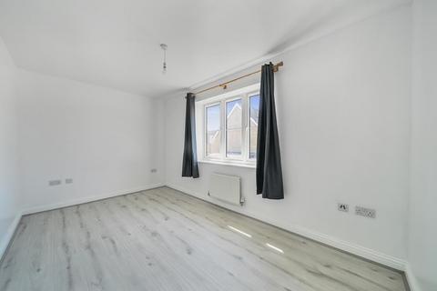 2 bedroom terraced house to rent, Berryfields,  Aylesbury,  HP18