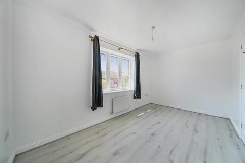 2 bedroom terraced house to rent, Berryfields,  Aylesbury,  HP18