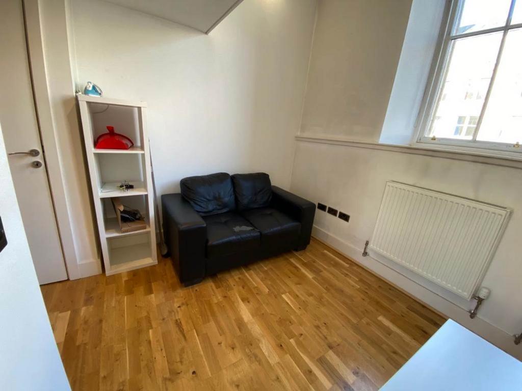 Marchmont lounge
