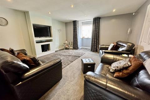 4 bedroom detached house for sale, Strafford Street, Darton, Barnsley S75 5LE