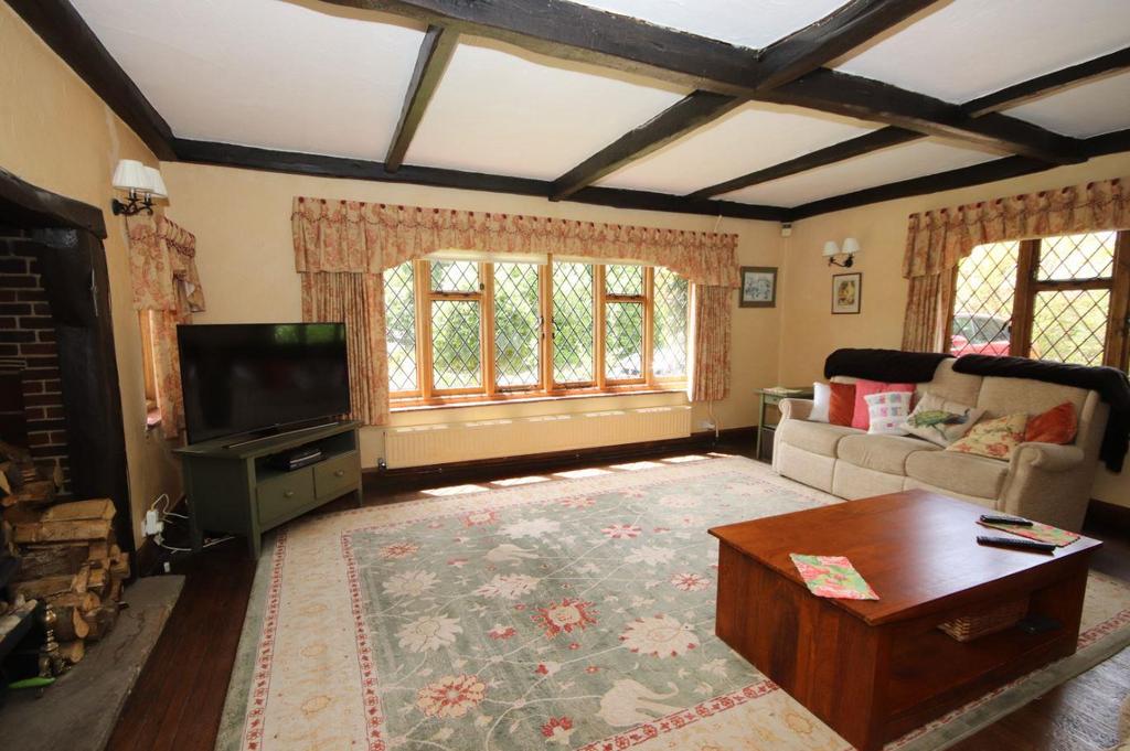 Living Room.JPG