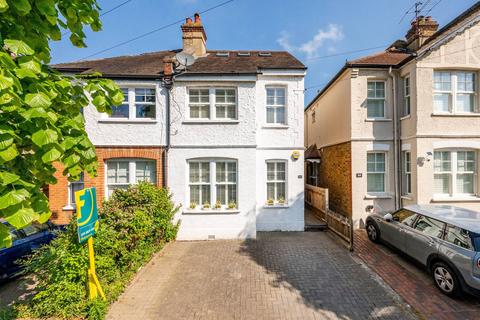 42 Kings Avenue, New Malden, KT3 4DT