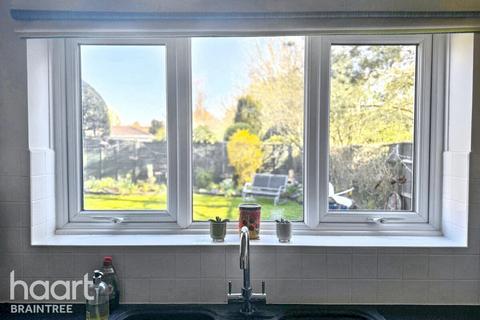 12 Pintail Crescent, Great Notley, Braintree, CM77 7WR