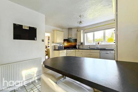 12 Pintail Crescent, Great Notley, Braintree, CM77 7WR