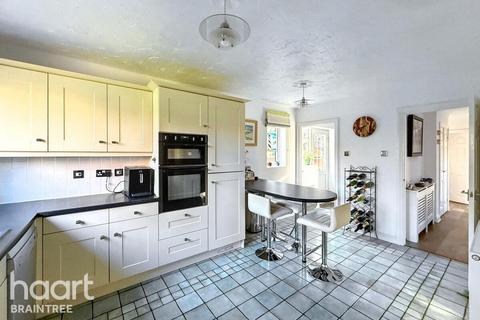 12 Pintail Crescent, Great Notley, Braintree, CM77 7WR